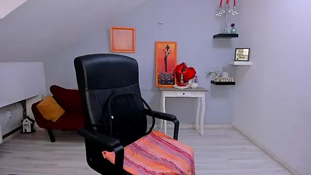 Snapshot of LollaGirl chatting on February 2026 04:20:02 AM LollaGirl online show from February 2026 04:20:02 AM