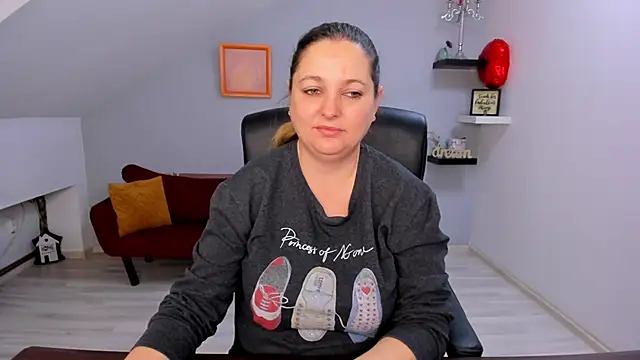 LollaGirl online show from March 2026 04:19:02 AM