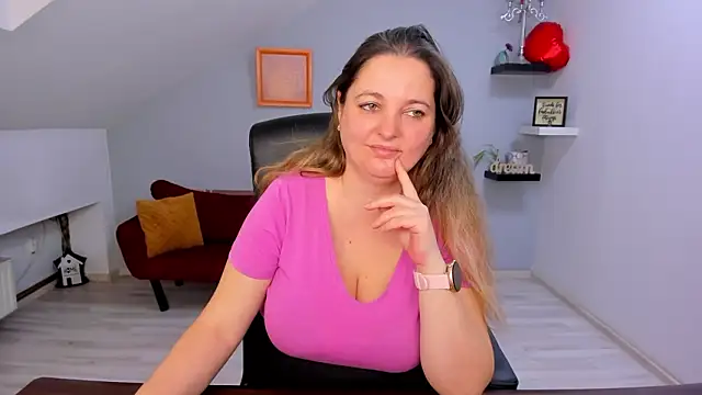 Snapshot of LollaGirl chatting on March 2026 05:19:01 AM LollaGirl online show from March 2026 05:19:01 AM