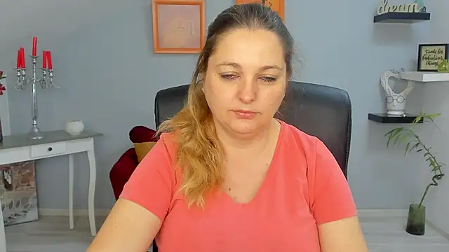 LollaGirl online show from March 2025 04:17:02 AM