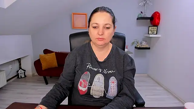 LollaGirl online show from March 2026 04:09:02 AM