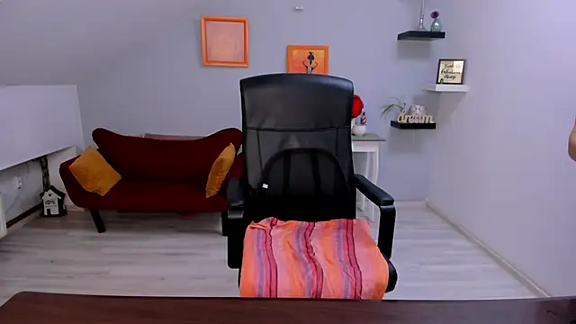 Snapshot of LollaGirl chatting on February 2026 04:21:02 AM LollaGirl online show from February 2026 04:21:02 AM