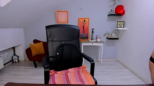 Snapshot of LollaGirl chatting on March 2026 04:24:02 AM LollaGirl online show from March 2026 04:24:02 AM