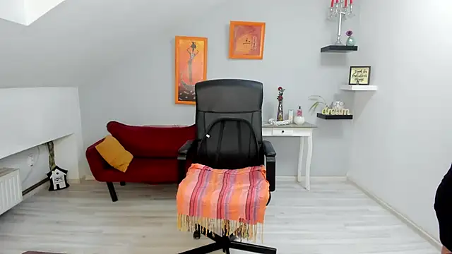 Snapshot of LollaGirl chatting on November 2025 04:23:02 AM LollaGirl online show from November 2025 04:23:02 AM