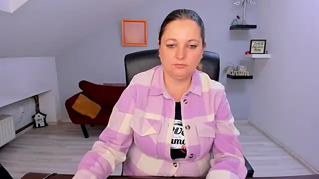 LollaGirl online show from April 2026 03:19:01 AM