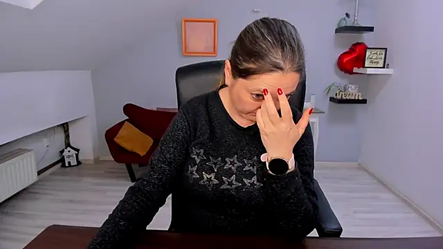 LollaGirl online show from March 2026 03:19:02 AM