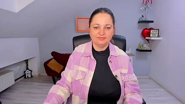 LollaGirl online show from March 2026 04:12:02 AM