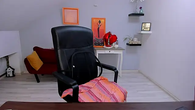 Snapshot of LollaGirl chatting on February 2026 04:36:02 AM LollaGirl online show from February 2026 04:36:02 AM