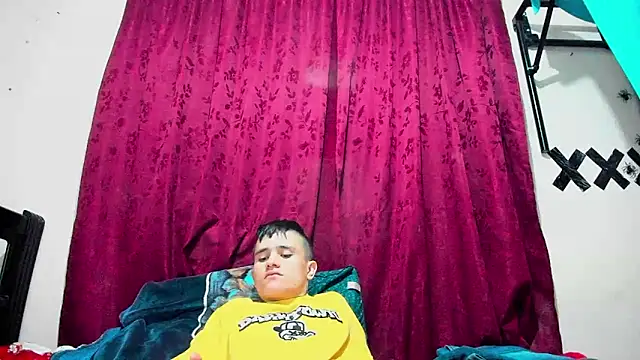 Snapshot of davidlatin66 chatting on October 2025 12:12:01 AM davidlatin66 online show from October 2025 12:12:01 AM