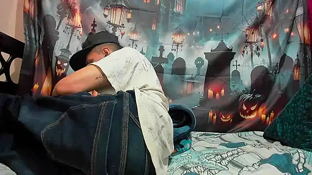 davidlatin66 online show from November 2025 08:12:01 PM