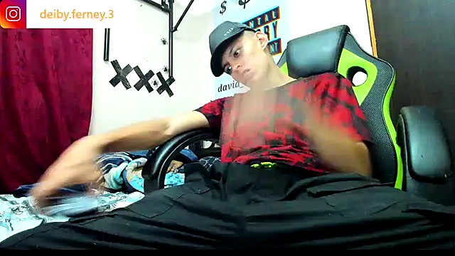 Snapshot of davidlatin66 chatting on January 2025 02:21:02 AM davidlatin66 online show from January 2025 02:21:02 AM