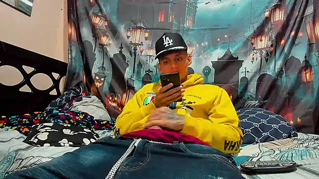 davidlatin66 online show from November 2025 11:53:02 PM