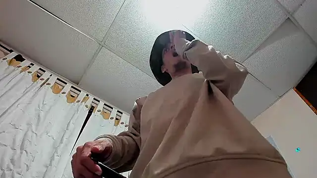 davidlatin66 online show from February 2026 04:25:01 AM