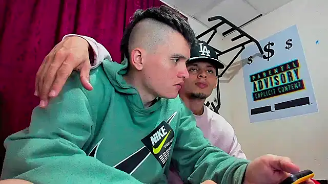 Snapshot of davidlatin66 chatting on October 2025 04:02:02 AM davidlatin66 online show from October 2025 04:02:02 AM