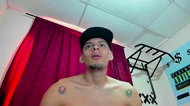 Snapshot of davidlatin66 chatting on October 2025 03:47:02 PM davidlatin66 online show from October 2025 03:47:02 PM