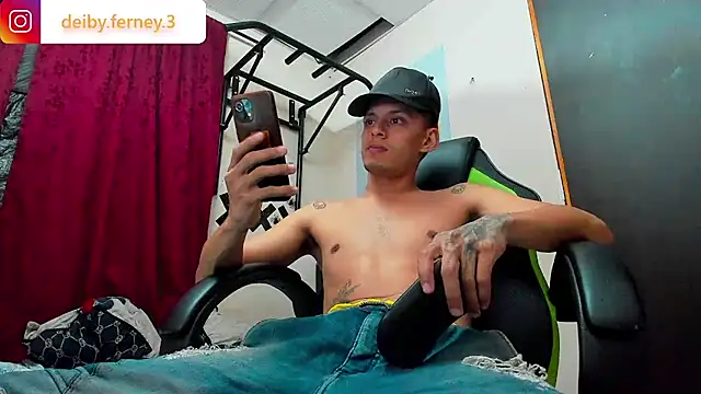 Snapshot of davidlatin66 chatting on February 2025 05:53:02 AM davidlatin66 online show from February 2025 05:53:02 AM