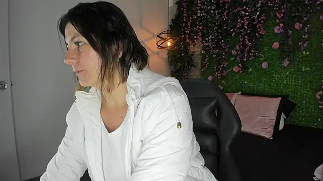 SarahDeyvis online show from February 2026 01:10:01 PM