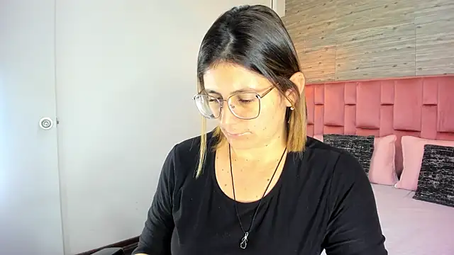 SarahDeyvis online show from September 2025 06:22:01 PM
