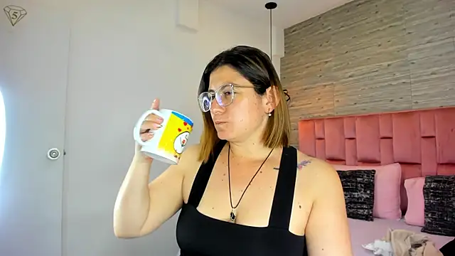 SarahDeyvis online show from September 2025 04:51:02 PM