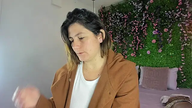 SarahDeyvis online show from February 2026 02:06:02 PM