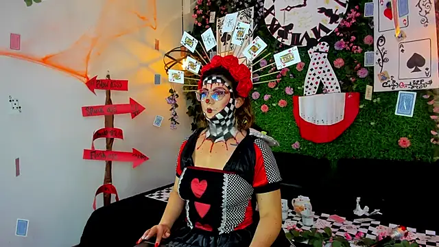 Snapshot of SarahDeyvis chatting on October 2025 07:11:01 PM SarahDeyvis online show from October 2025 07:11:01 PM