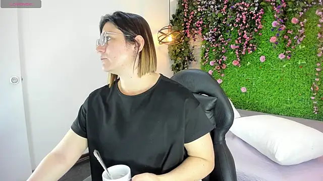 SarahDeyvis online show from January 2026 03:49:02 PM