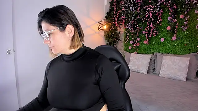 SarahDeyvis online show from January 2026 01:26:02 PM