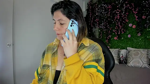 SarahDeyvis online show from February 2026 01:11:01 PM