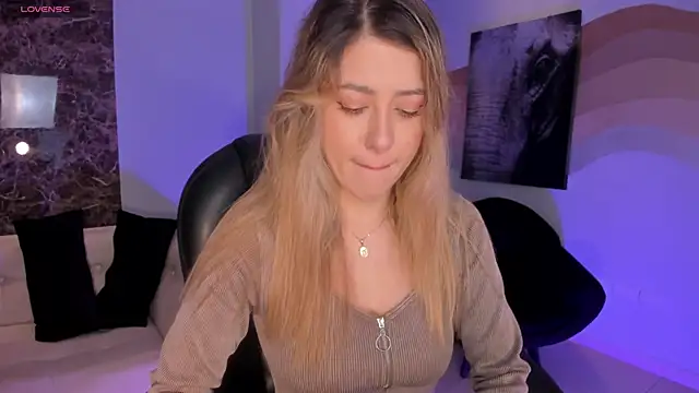 EveBensonX online show from February 2026 01:11:02 PM