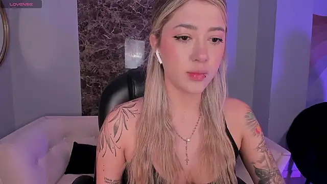 EveBensonX online show from October 2025 12:17:01 PM