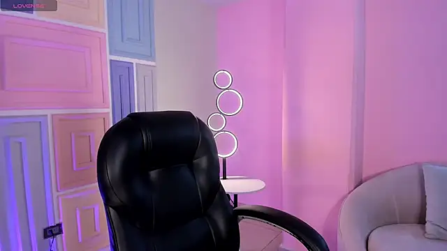 EveBensonX online show from February 2026 07:25:02 PM