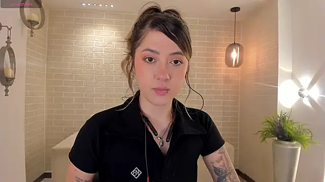 EveBensonX online show from June 2026 11:32:02 PM