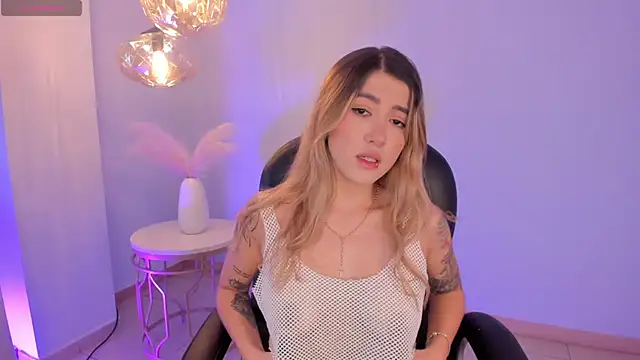 EveBensonX online show from September 2025 07:46:02 PM