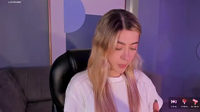 Snapshot of EveBensonX chatting on November 2025 07:36:02 PM EveBensonX online show from November 2025 07:36:02 PM