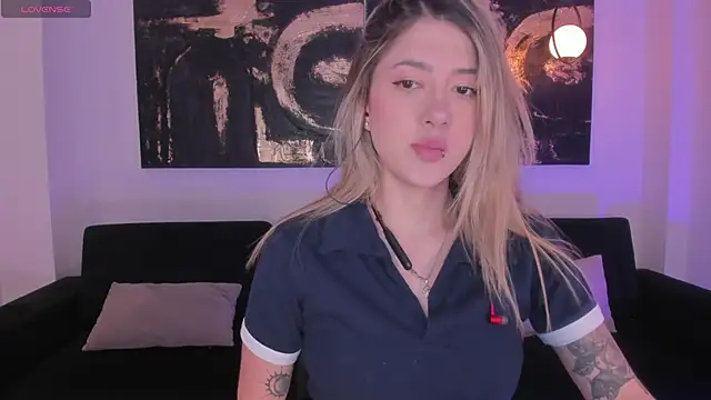 EveBensonX online show from February 2026 07:44:01 PM