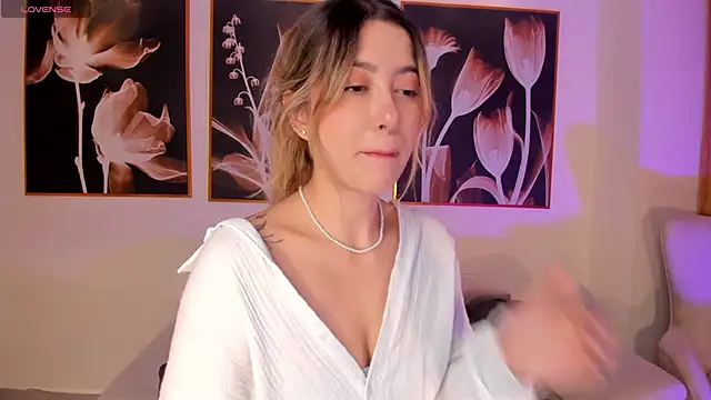 EveBensonX online show from March 2026 07:37:02 PM