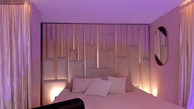 Snapshot of EveBensonX chatting on November 2025 09:19:02 PM EveBensonX online show from November 2025 09:19:02 PM