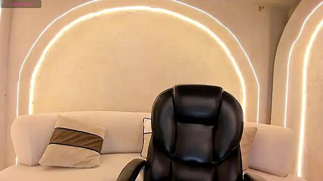 EveBensonX online show from February 2026 08:18:01 PM