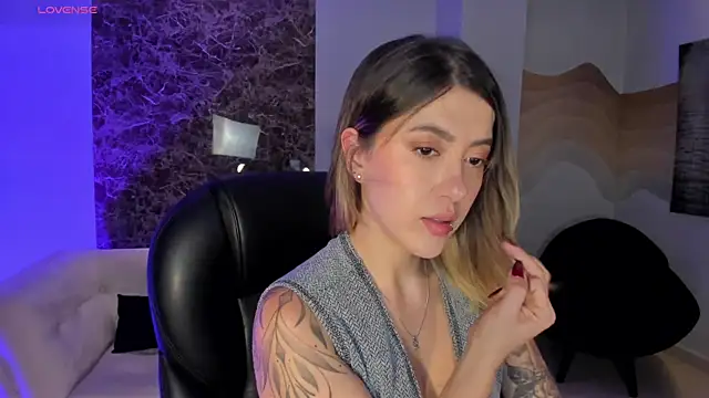 EveBensonX online show from June 2026 08:03:01 PM