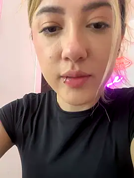 Snapshot of EveBensonX chatting on November 2025 07:14:01 PM EveBensonX online show from November 2025 07:14:01 PM