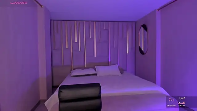 EveBensonX online show from April 2026 07:09:01 PM