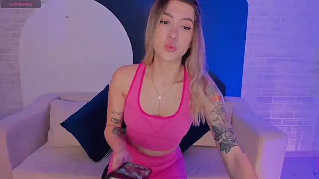 EveBensonX online show from March 2025 12:17:01 PM