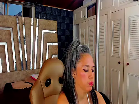 cute sassy online show from September 2025 01:22:01 AM