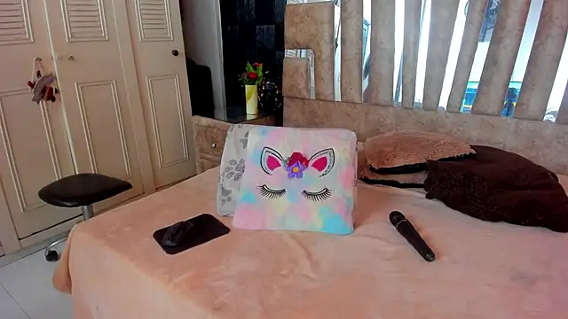 cute sassy online show from November 2025 02:54:01 PM