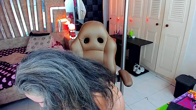 cute sassy online show from April 2026 05:30:02 AM