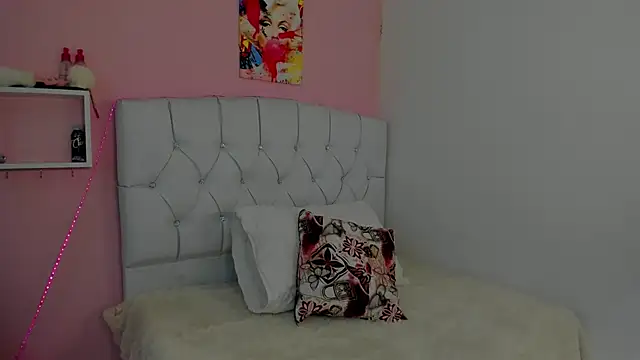 Snapshot of 18candys chatting on October 2025 10:00:02 PM 18candys online show from October 2025 10:00:02 PM