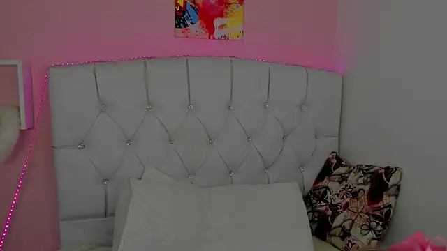 18candys online show from December 2025 09:50:02 PM