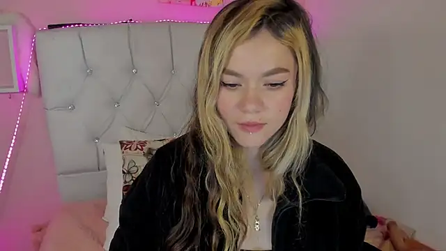 18candys online show from March 2026 11:21:02 PM