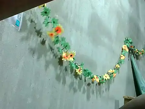 2ocmaxi online show from October 2025 05:11:01 PM