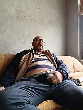 masculine bear daddy online show from December 2025 09:41:01 AM